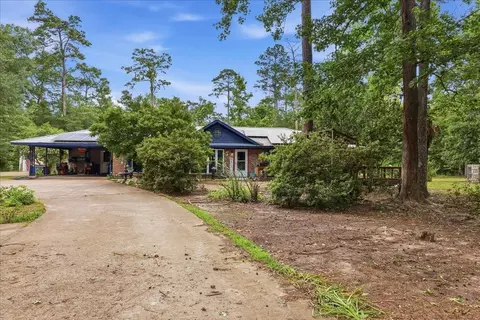 471 Any Old St E, Buna, TX 77612