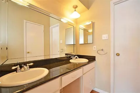 2100 Tanglewilde St #351, Houston, TX 77063