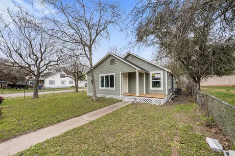 726 10th Ave N, Texas City, TX 77590