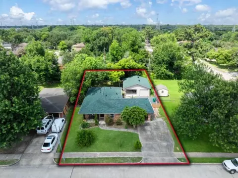10406 Woodwind Dr, Houston, TX 77025