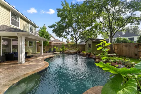 2106 Leaf Meadows Ct, Spring, TX 77386 photo 2
