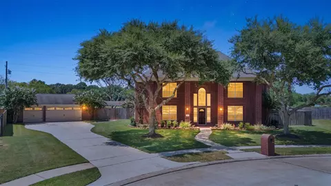 2913 Palmer Dr, Friendswood, TX 77546