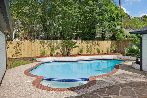 Exterior - 9718 Oxted Ln, Spring, TX 77379 photo 6 of 7