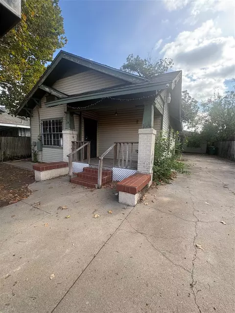 1709 Hussion St, Houston, TX 77003