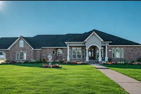 9018 Water Point Dr, Beach City, TX 77523