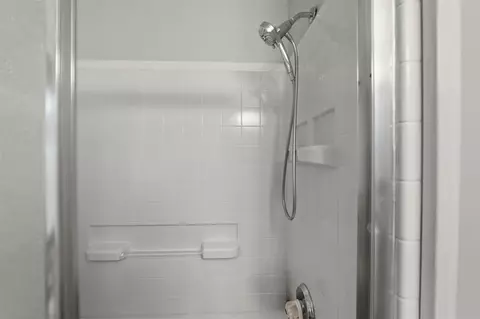 Bath - 1445 Tara Dr, Trinity, TX 75862 photo 3 of 4