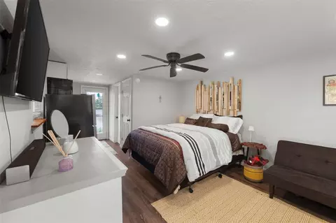 Bedroom - 1445 Tara Dr, Trinity, TX 75862 photo 4 of 4