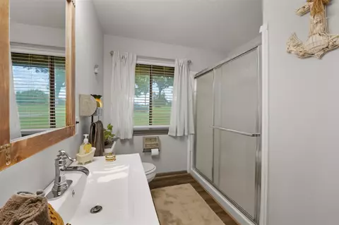 Bath - 1445 Tara Dr, Trinity, TX 75862 photo 1 of 4