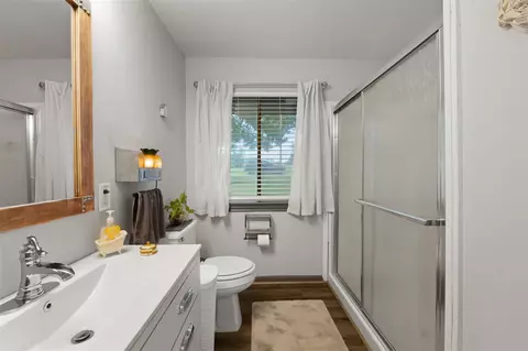 Bath - 1445 Tara Dr, Trinity, TX 75862 photo 2 of 4