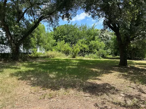516 Meadowlawn St, La Porte, TX 77571