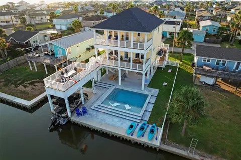 16515 Nassau Way, Jamaica Beach, TX 77554