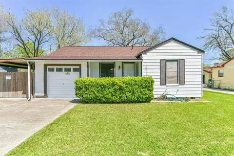 311 S Kansas St, La Porte, TX 77571