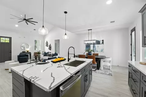 252 Davis Bend Rd, Alvin, TX 77511