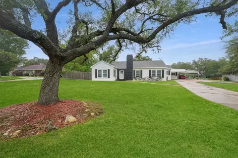 603 S Mccarty Ave, Eagle Lake, TX 77434