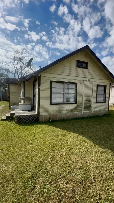 4218 Brown St, Bacliff, TX 77518