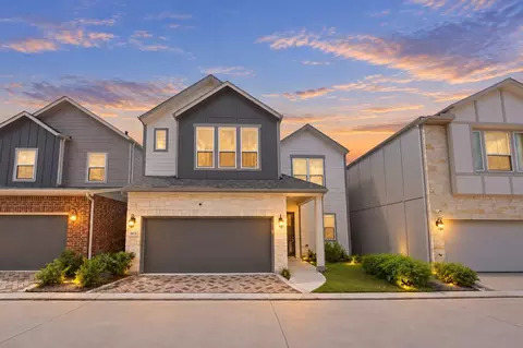 3012 Skyrock Dr, Houston, TX 77063