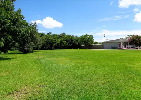 2418 25th Ave N, Texas City, TX 77590