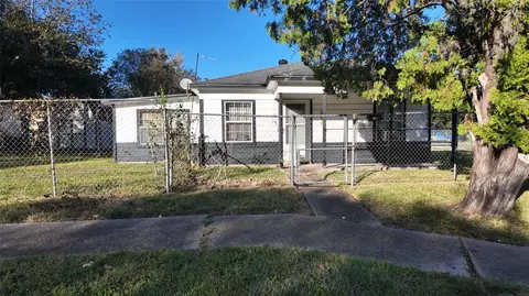 7358 Forrestal St, Houston, TX 77033