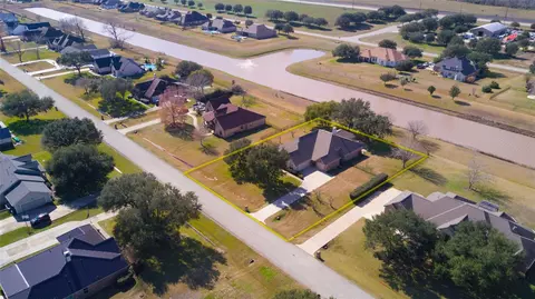 3327 River Bend Dr, Rosenberg, TX 77471