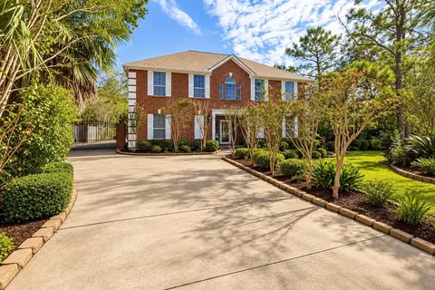 101 Rustic Ln, Friendswood, TX 77546