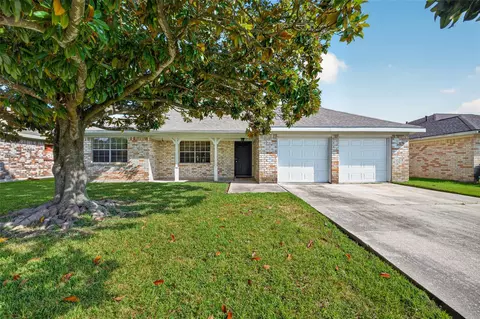 5222 Creekview Dr, La Porte, TX 77571