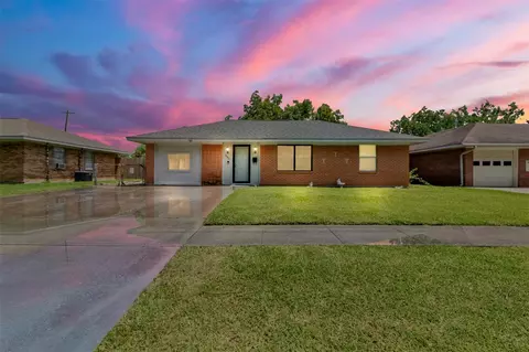 935 Creager St, Houston, TX 77034