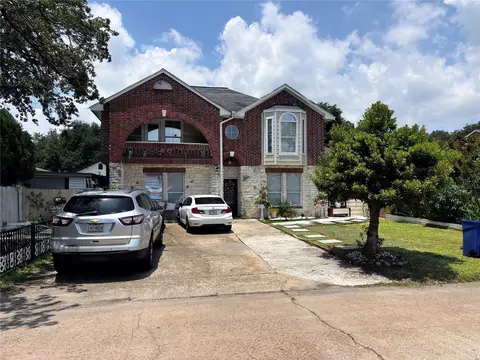 9717 Debbie Ln, Houston, TX 77038