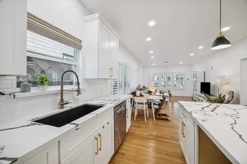 207 Tabor St, Houston, TX 77009