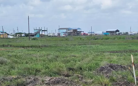 00 Titanic St, Sargent, TX 77414