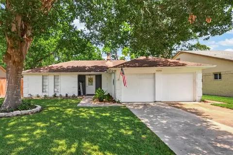 16203 Forest Bend Ave, Friendswood, TX 77546