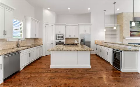 4938 Edison Park Ln, Houston, TX 77081