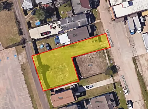 3013 Avenue M 12, Galveston, TX 77550