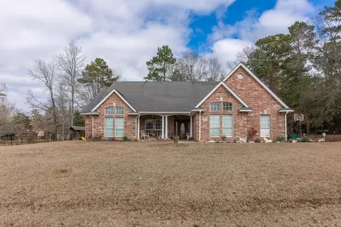 318 Peppertree, Village Mills, TX 77663