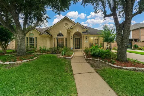 4210 Tree Top Dr, Pasadena, TX 77505 photo 1