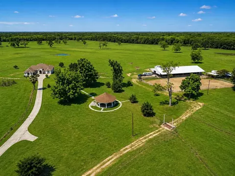 130 Duncan Ln, Liberty, TX 77575