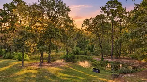 17050 Whippoorwill Rd, Navasota, TX 77868