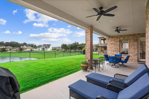 4906 Tres Lagos Dr, Spring, TX 77389 photo 4