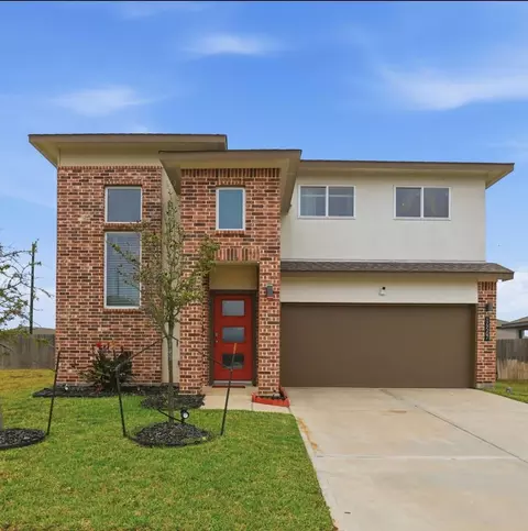 14507 Rain Tree Dr, Baytown, TX 77523