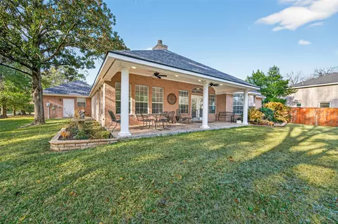 13 Wedgewood Blvd, Conroe, TX 77304