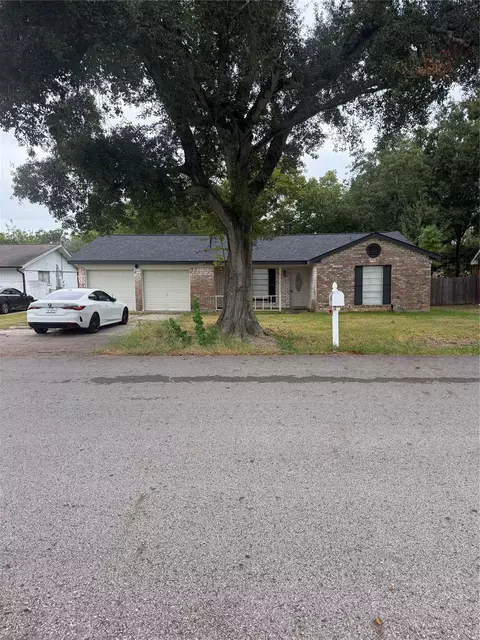 1610 2nd St, League City, TX 77573