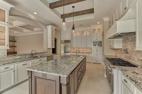 Kitchen - 25 Post Shadow Estate Dr, Spring, TX 77389 photo 3 of 5