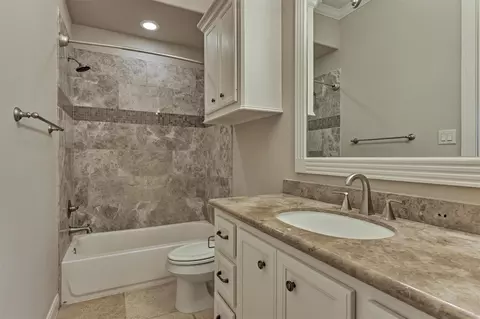 Bath - 25 Post Shadow Estate Dr, Spring, TX 77389 photo 8 of 8