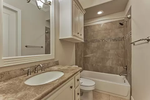 Bath - 25 Post Shadow Estate Dr, Spring, TX 77389 photo 7 of 8