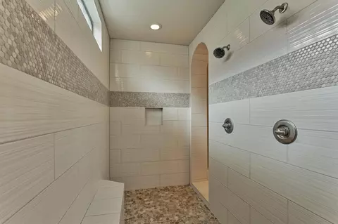 Bath - 25 Post Shadow Estate Dr, Spring, TX 77389 photo 3 of 8