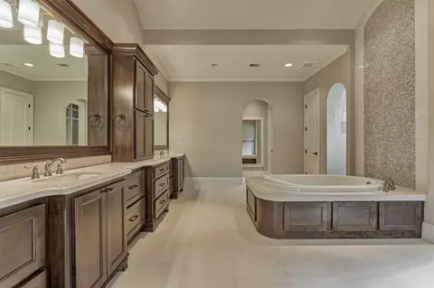 Bath - 25 Post Shadow Estate Dr, Spring, TX 77389 photo 1 of 8