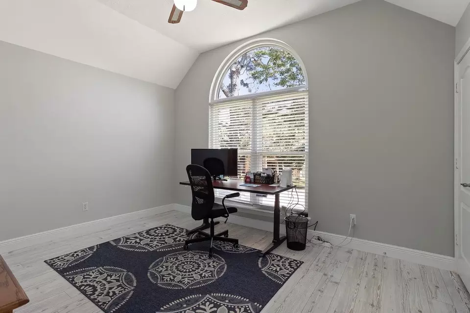 Other - 402 Windsor Dr, Friendswood, TX 77546 photo 8 of 11