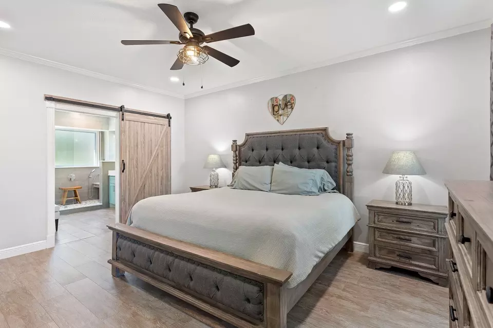 Bedroom - 402 Windsor Dr, Friendswood, TX 77546 photo 1 of 7