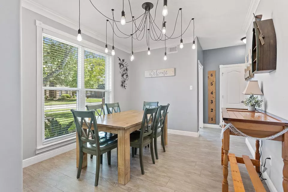 Dining - 402 Windsor Dr, Friendswood, TX 77546 photo 1 of 1