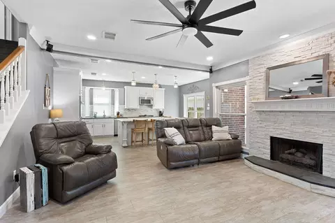 Other - 402 Windsor Dr, Friendswood, TX 77546 photo 1 of 11