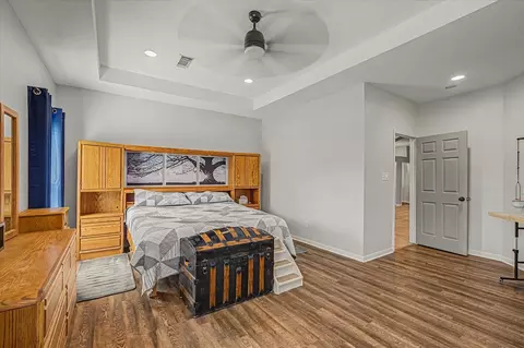 Bedroom - 20 Chuckwagon Ct, Angleton, TX 77515 photo 1 of 5